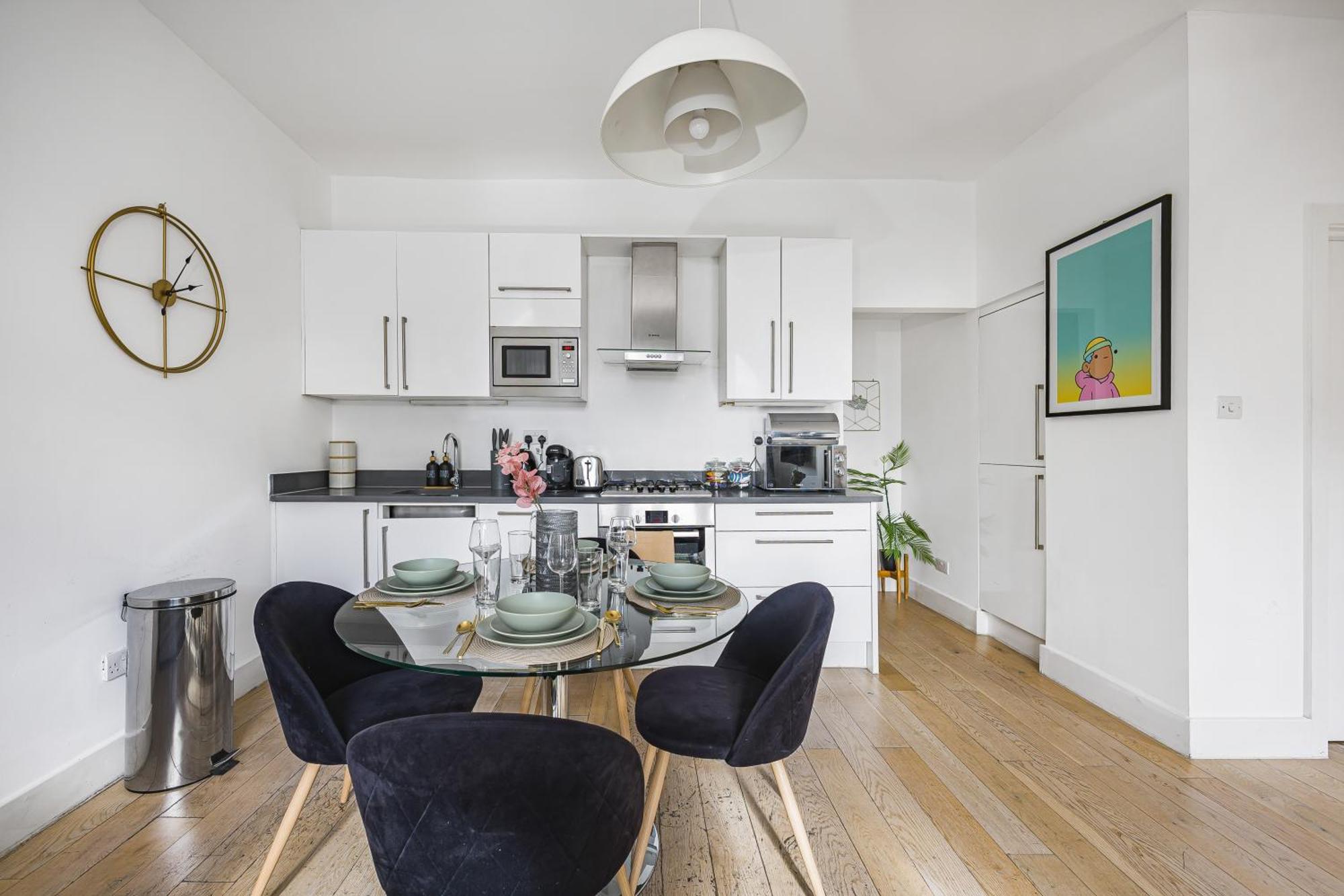 Great Eastern 2 By Artsy Londra