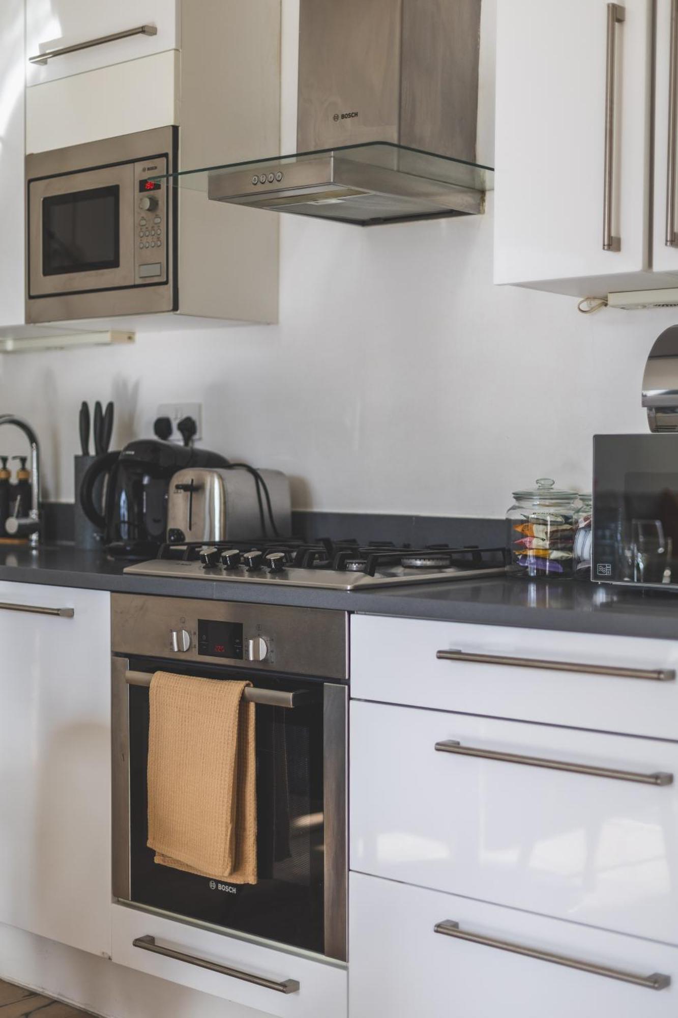 Apartment Great Eastern 2 By Artsy