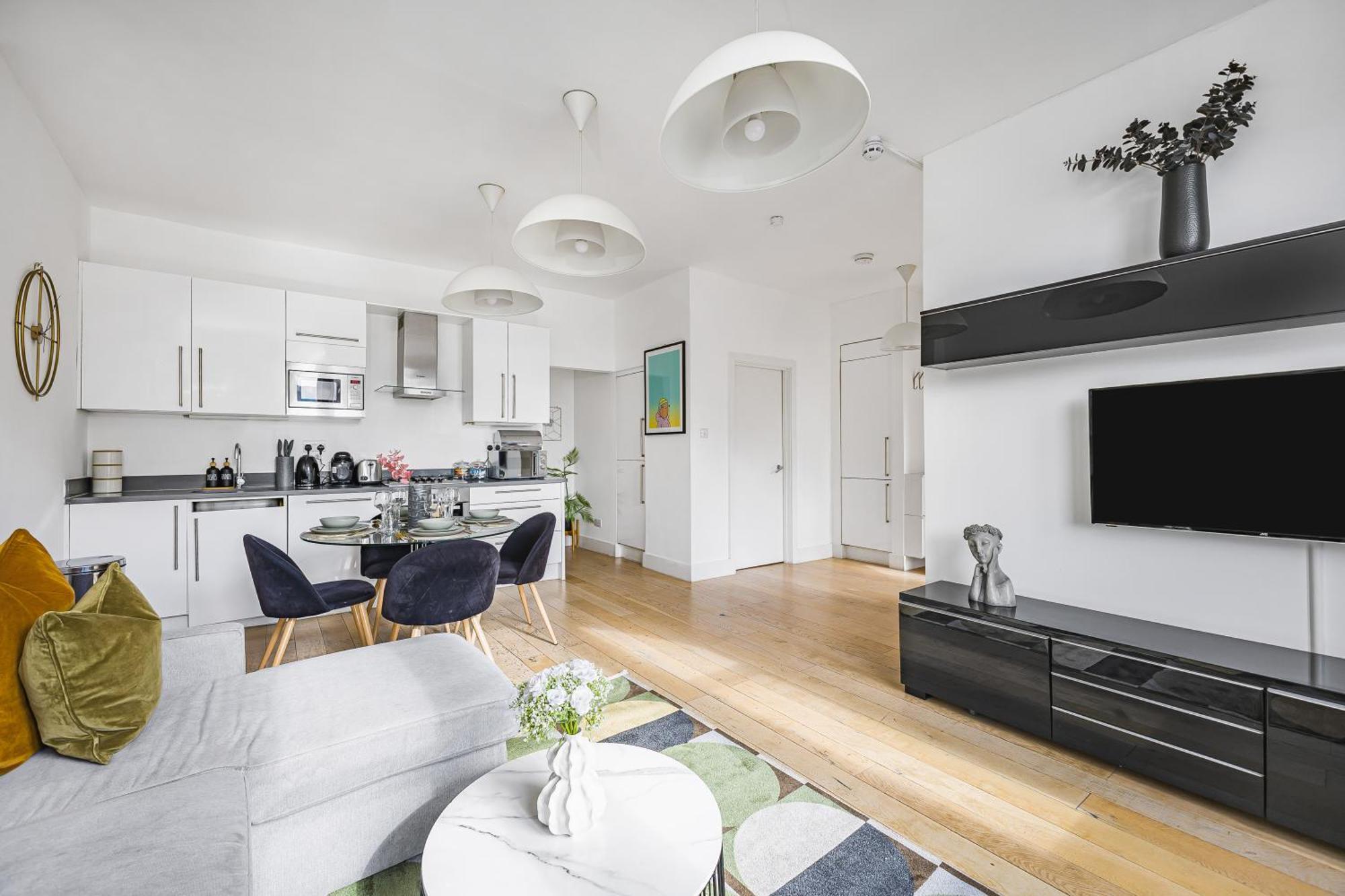 Apartment Great Eastern 2 By Artsy
