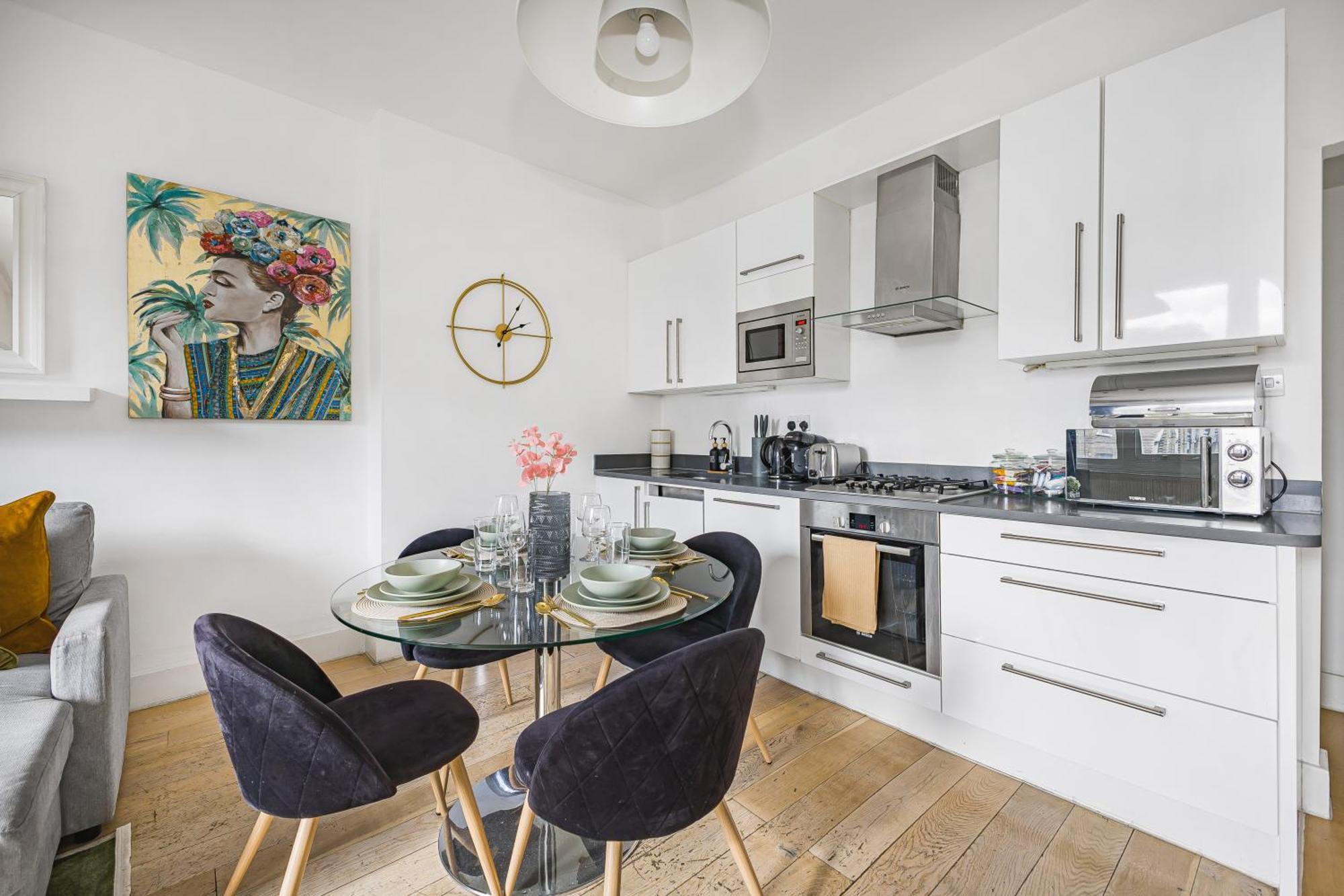 Great Eastern 2 By Artsy Apartment *